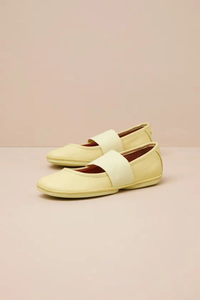 Camper Right Nina Ballet Flats In Yellow