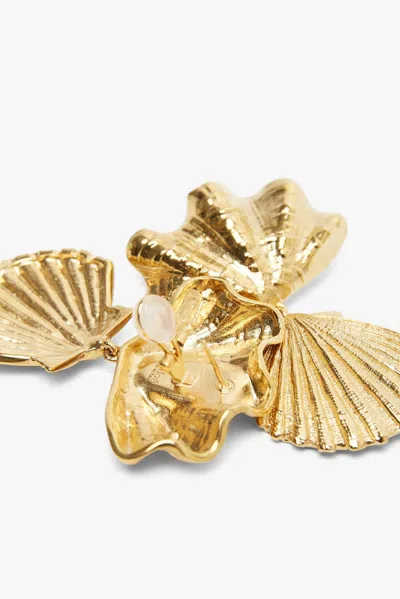 Chloé Shell Design Textured Metal Earrings In Gold