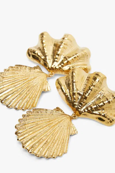 Chloé Shell Design Textured Metal Earrings In Gold