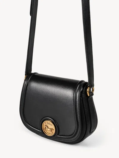 Chloé Grained Leather Shoulder Bag With Prominent Logo Detail In Black