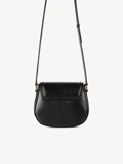 Chloé Grained Leather Shoulder Bag With Prominent Logo Detail In Black