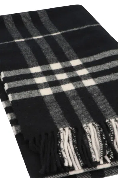 Burberry Cashmere Scarf With Checked Pattern And Fringed Edges In Black