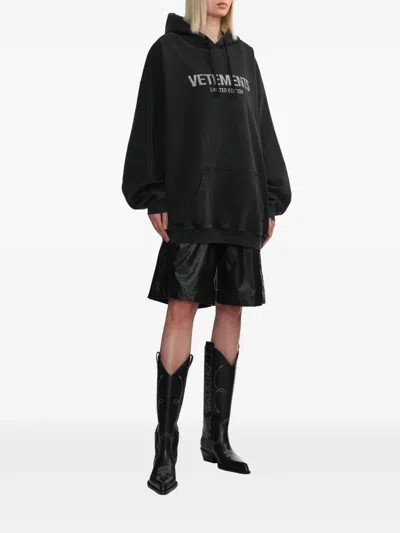 Vetements Black Cotton Sweatshirt With Frontal Logo In Black