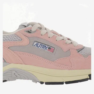 Autry Low Hyperway Wom Sneakers With Mesh Panels In Pink