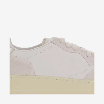 Autry Medalist Low Leather Sneakers In Neutral