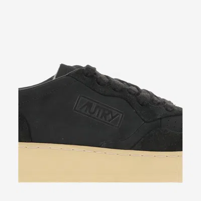 Autry Medalist Low Sneakers In Black