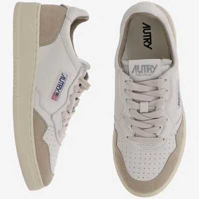 Autry Medalist Low Sneakers In Gold