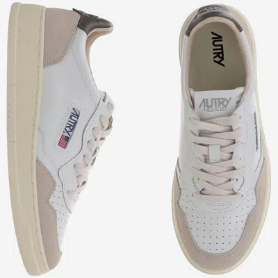 Autry Medalist Low Sneakers In White