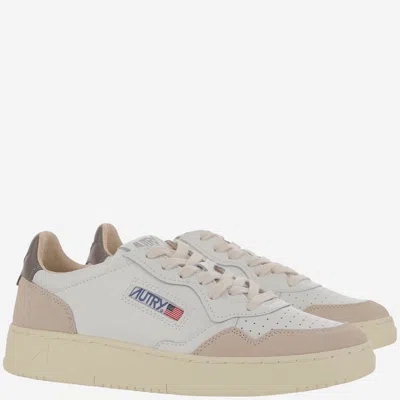 Autry Medalist Low Sneakers In White