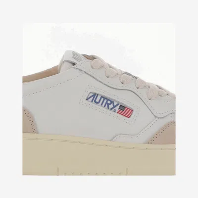 Autry Medalist Low Sneakers In White