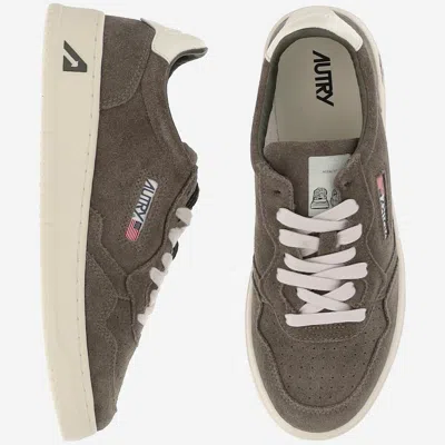 Autry Medalist Low Sneakers In Brown