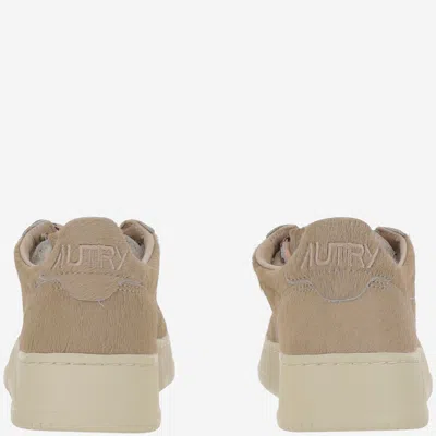 Autry Medalist Low Sneakers In Neutral