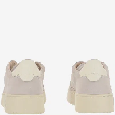 Autry Medalist Low Sneakers In Neutral