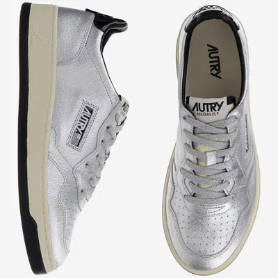 Autry Medalist Low Sneakers In Silver