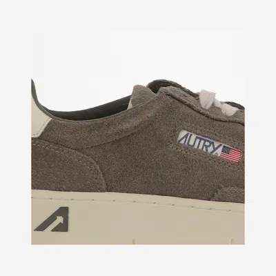 Autry Medalist Low Sneakers In Brown