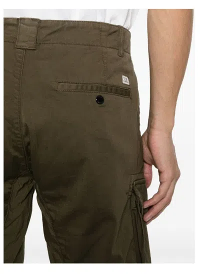 C.p. Company C.p.company Sateen Stretch Cargo Shorts In Green