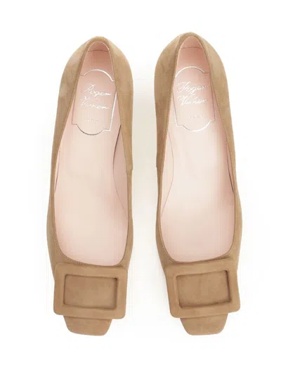 Roger Vivier 70mm Trompette Suede Pumps In Neutral