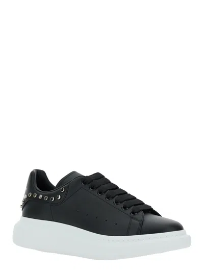 Alexander Mcqueen Studded Leather Platform Sneakers In Black