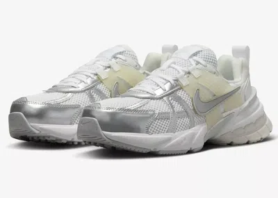 Nike V2k Run Fd0736-104 Sneakers Women White Silver Low Top Running Shoes Dwa645 (white,7) In Multi