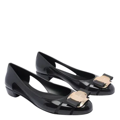 Ferragamo Nara Jelly Cutout Bow Ballerina Flats In Black