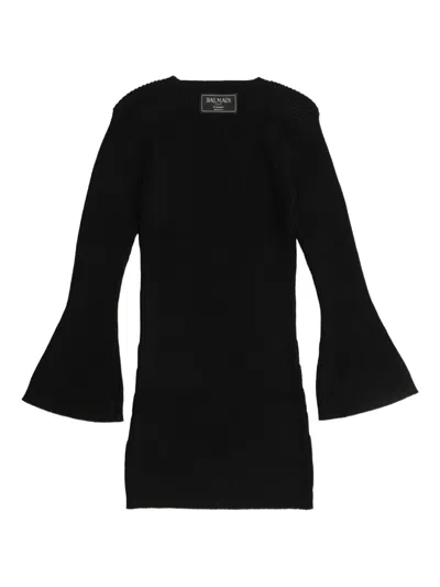 压纹纽扣钟形袖连衣裙