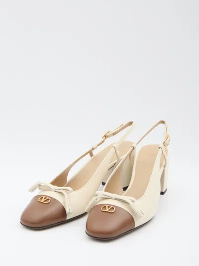 Valentino Slingback Valet Du Roi Pumps In Butter/tobacco In Nude