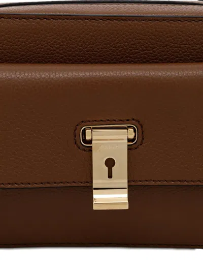 LOCK ME 掀扣小号斜挎包