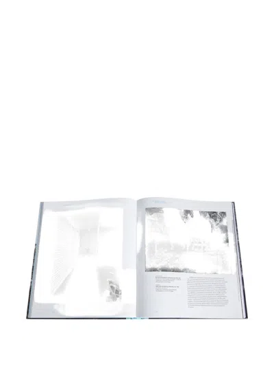 Rizzoli The Modern Garden Book (31cm X 26cm) In White