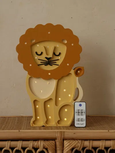 狮子造型照明装饰品