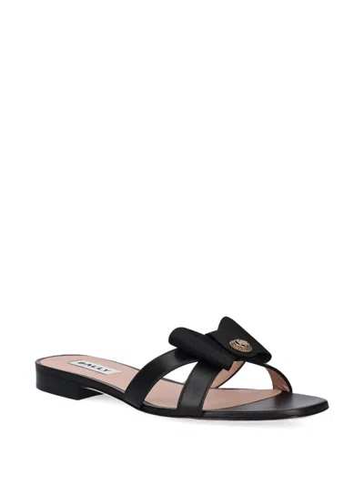 蝴蝶结缀饰皮质拖鞋