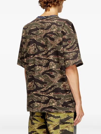 Diesel T-boxt-t22 Tiger-stripe Logo T-shirt In Brown