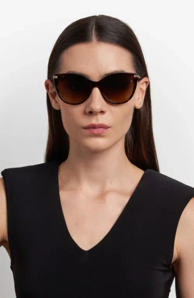 Stuart Weitzman 57mm Gradient Butterfly Sunglasses In Brown