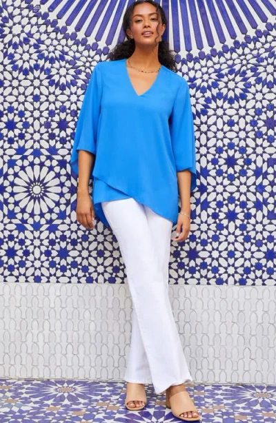 Karen Kane Crossover Hem Asymmetric Top In Blue