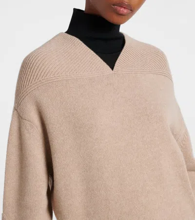 Victoria Beckham Wool And Cashmere Sweater In Neutral