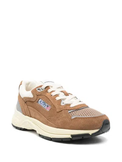 Autry Hyperway Beige Low Top Sneakers With Logo Patch On Side And Tongue In Suede And Mesh Woman In Brown