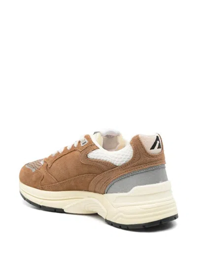 Autry Hyperway Beige Low Top Sneakers With Logo Patch On Side And Tongue In Suede And Mesh Woman In Brown