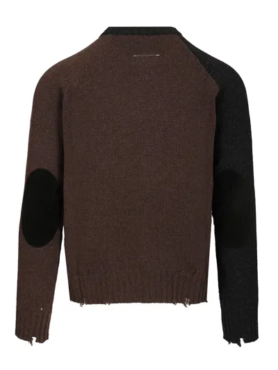 Mm6 Maison Margiela Mm6 By Maison Margiela Contrasting Sleeve Sweater With Distressed Hem In Black
