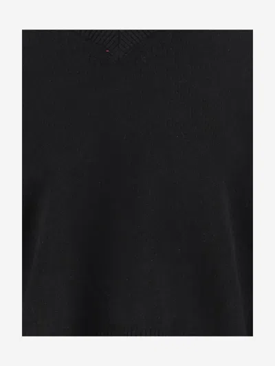 Armarium Cashmere V-neck Knit Sweater In Black