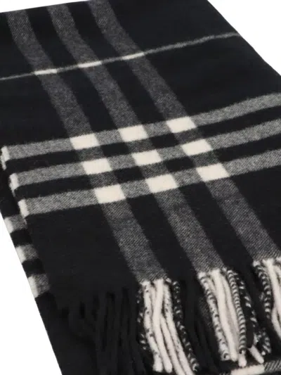 Burberry Cashmere Scarf With Checked Pattern And Fringed Edges In Black