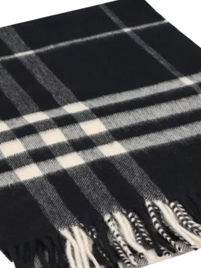 Burberry Cashmere Scarf With Checked Pattern And Fringed Edges In Black