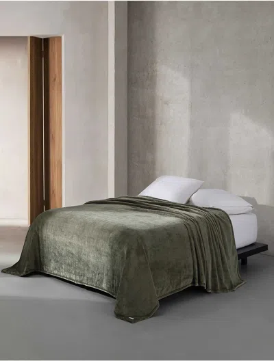 Calvin Klein Core Plush Blanket In Green