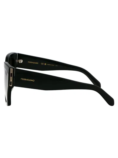 Ferragamo Sf1104s Sunglasses In Black