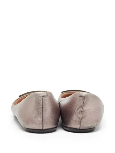 Pre-owned Roger Vivier Vintage Gommettine Metallic Leather Ballet Flats In Silver
