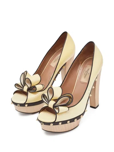 Pre-owned Valentino Garavani 120mm Studed Pumps In Neutral