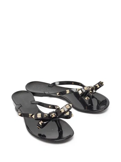 Pre-owned Valentino Garavani Rockstud Flip Flops In Black