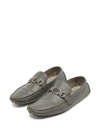 Pre-owned Louis Vuitton Logo-plaque Loafers In Gray