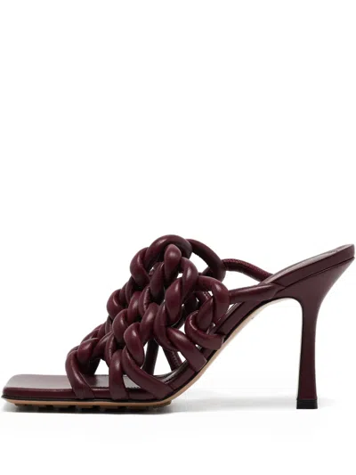 Pre-owned Bottega Veneta 90mm Twist-detail Heeled Sandals In Red