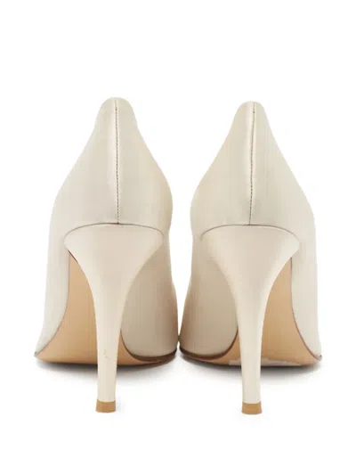 Pre-owned Stuart Weitzman 105mm Leather Pumps In White