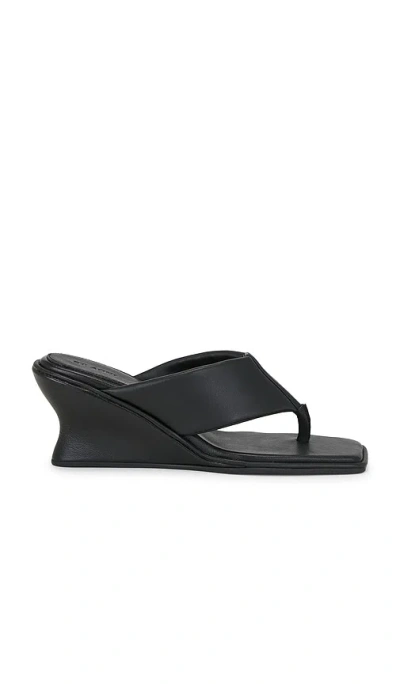 St Agni Soft Thong Contour Wedge