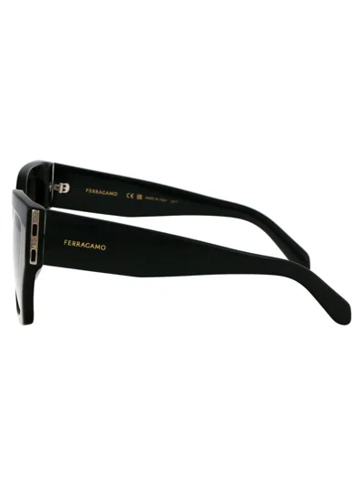 Ferragamo Sf1104s Sunglasses In Black